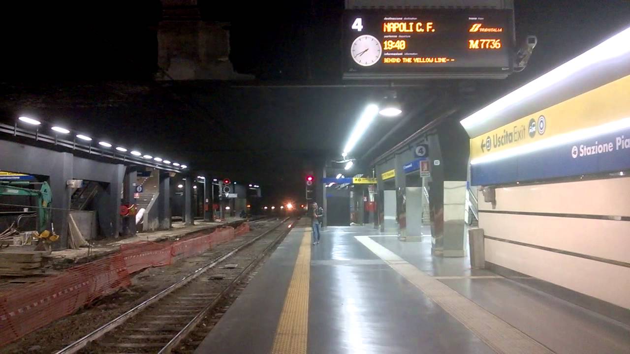 Stazione Napoli Piazza Garibaldi - Napoli --) Campi Flegrei -  Napoli - März 2016 Entrata