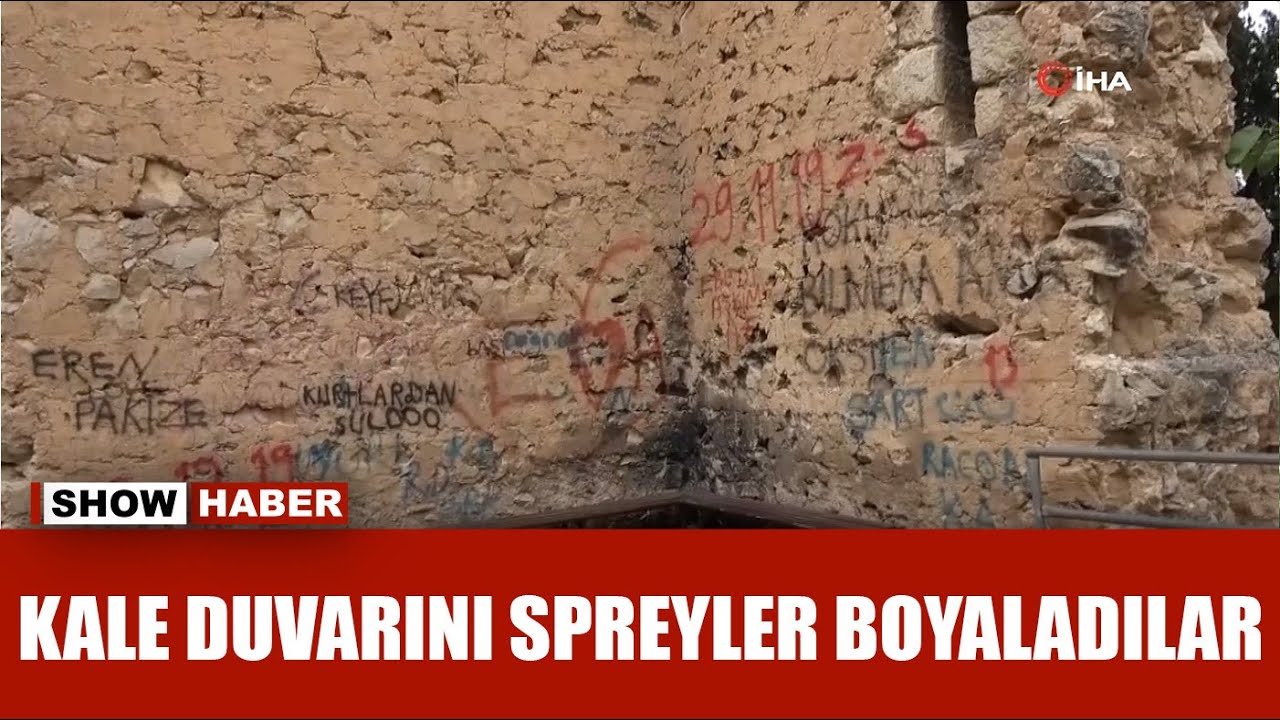 Adana'da 7 asırlık tarihi kale duvarlarını spreylerle boyadılar