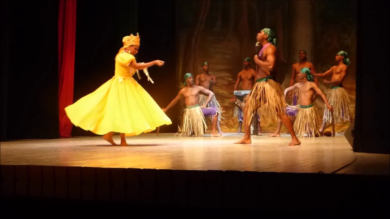 El Pavo Real par le Ballet Folklorique de Orienté Santiago de Cuba
