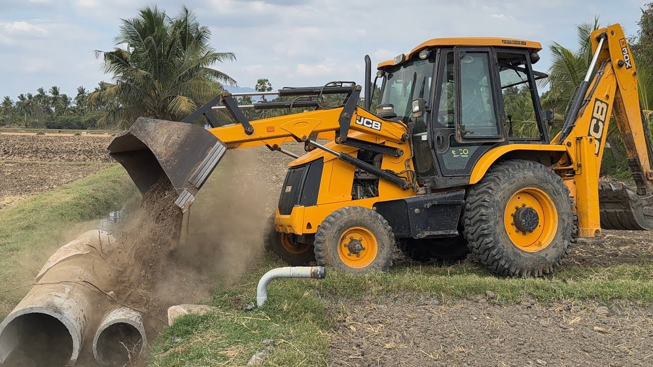 Jcb 3dx backhoe goes to water line pipe up side soil closing video ...