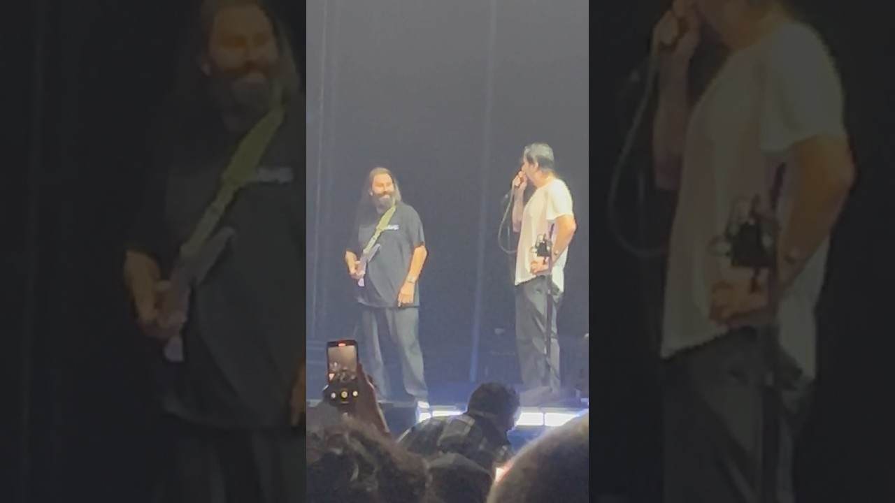 Deftones - Stephen corrects Chino (Live at Kia Forum, Los Angeles, CA 3/5/2025)