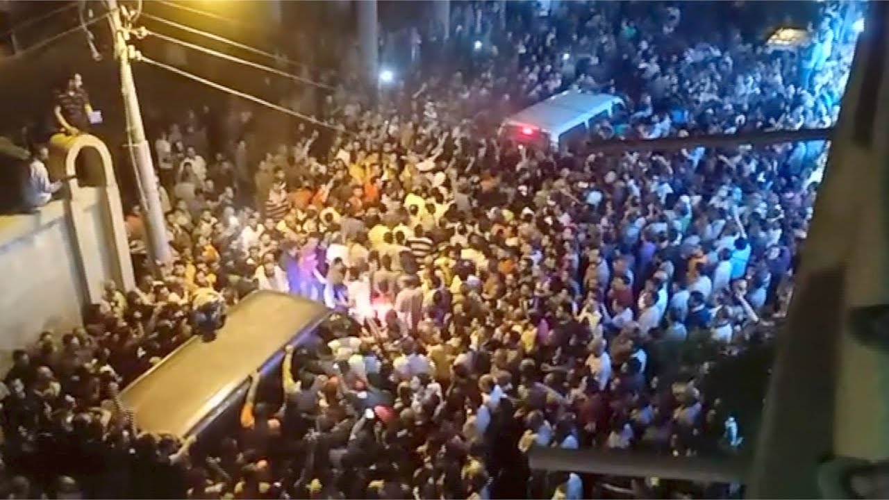 أهالي ميت حبيب بالغربية يشيعون شهداء معهد الأورام