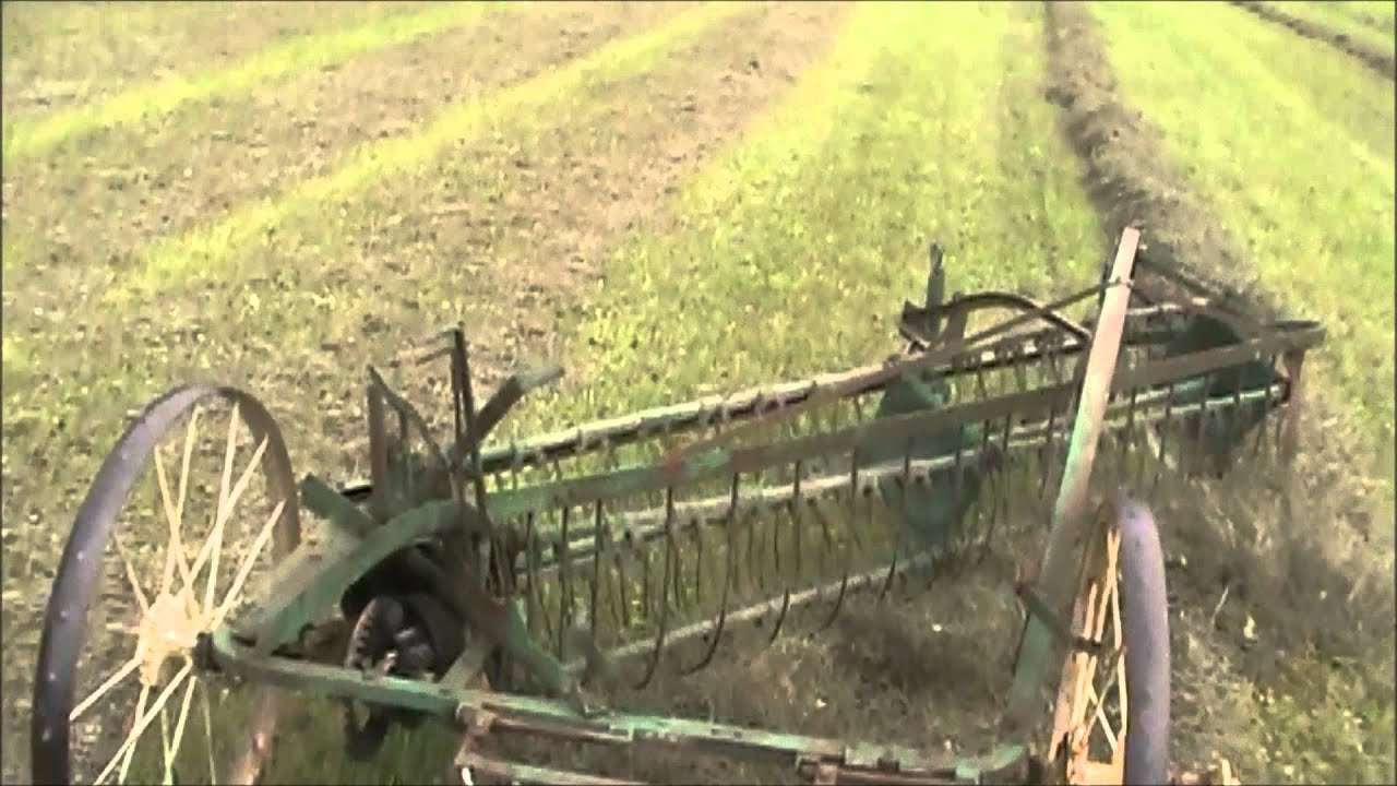 Making Hay John Deere 630 , 14T Baler
