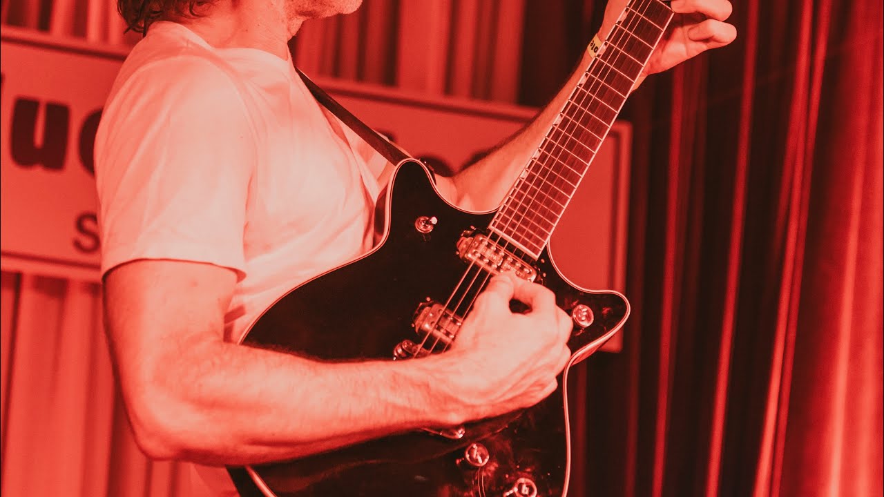 AC/DC é fácil, TOCAR ERRADO.