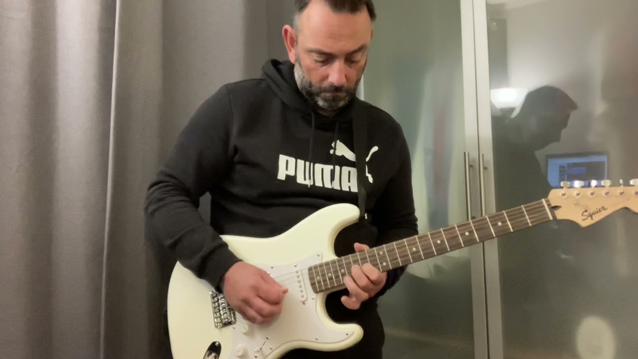 Fender Mustang LT25 amp and Squier Bullet Strat, &lsquo;Fender Clean&rsquo; channel. All pickups sound demo
