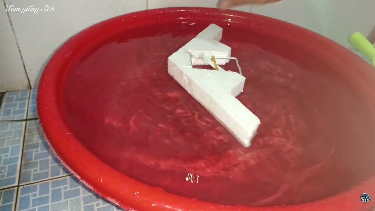 DIY B2 Spirit из пенопласта —превращаем в лодку «бобо», которая ездит по воде 🚤