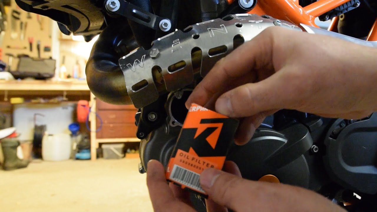 KTM 690 oil change