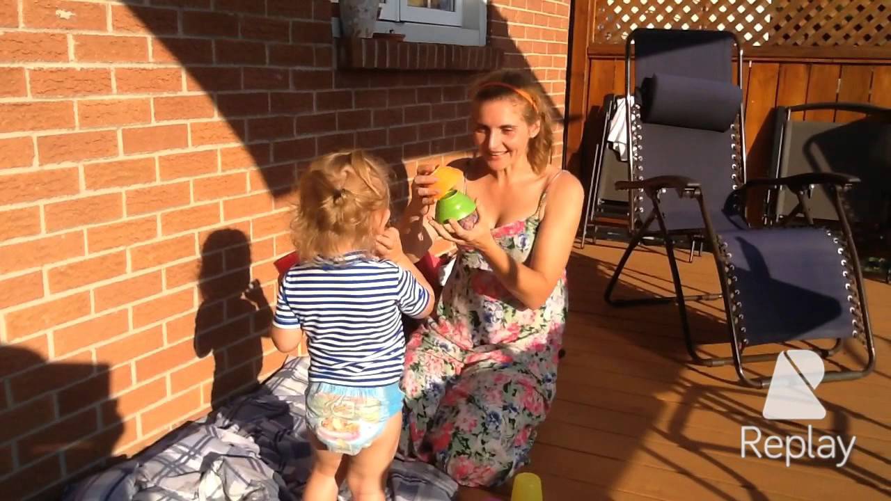 How to stimulate your child's language development #8: with cups and bowls