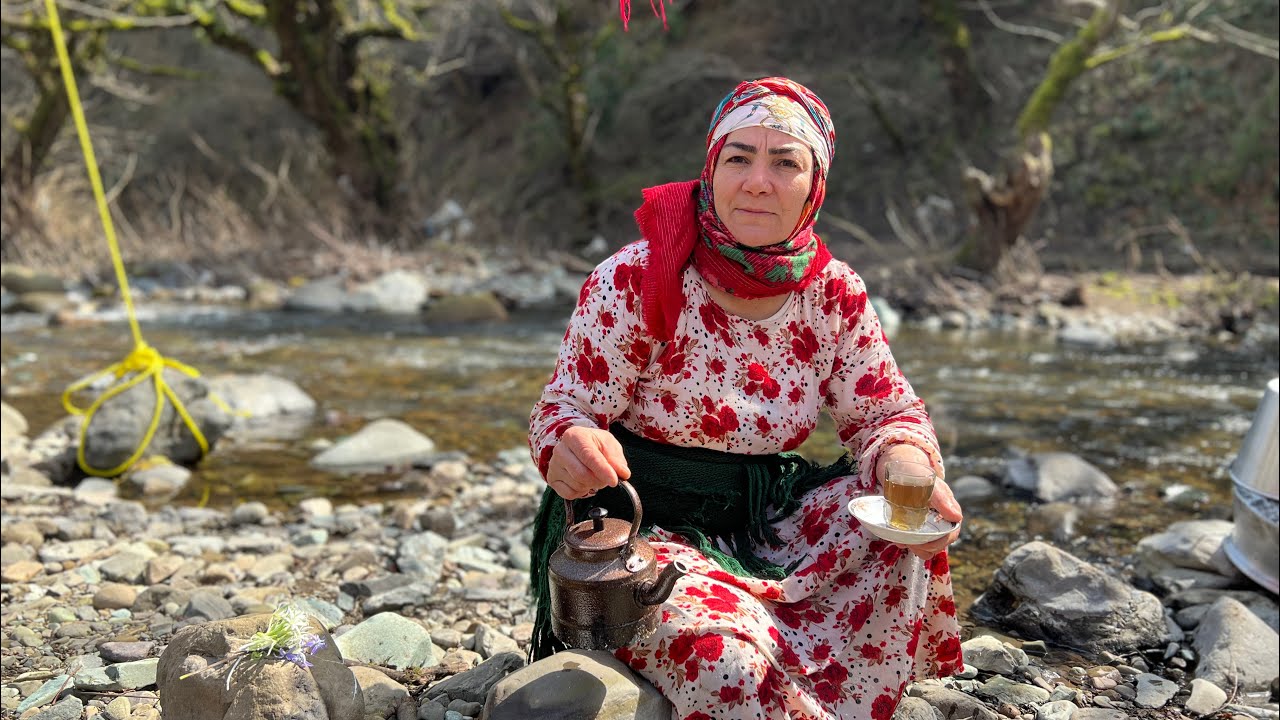 Washing Carpets and Clothes in the River, Preparing for the New Year