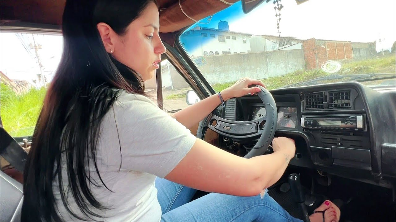 Kaena cranking stalling & moving the Fiat in flip flops - Going to the store - Pedal pumping Driving