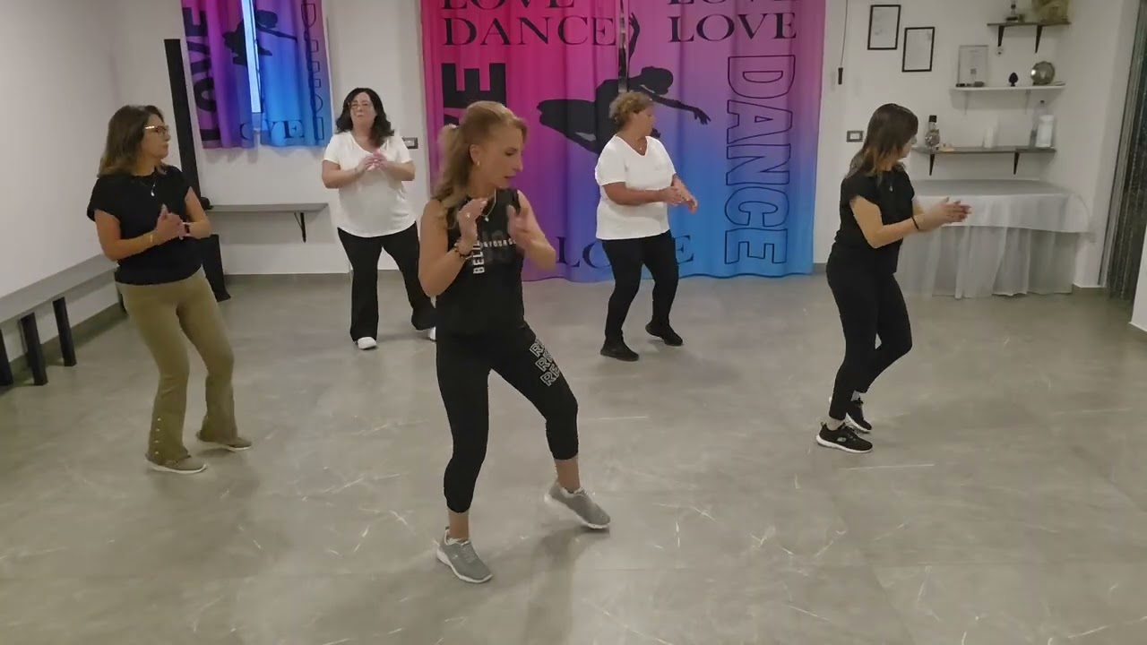 BOBO -Balli di gruppo coreo Mary Arena/eseguito dal gruppo Baila con Ines 