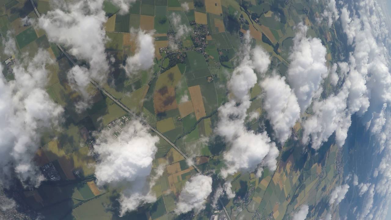 Wingsuit Solo 2016_06_26-1Erster Sprung mit Squirrel Funk