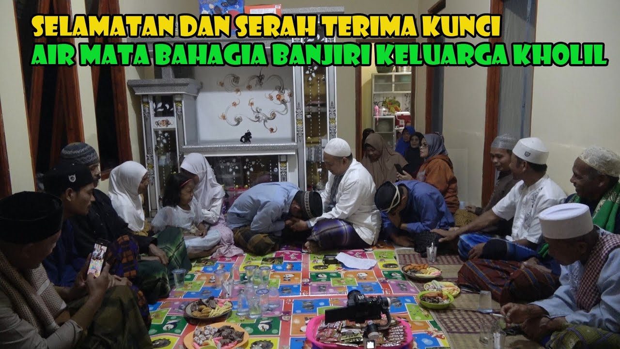 Selamatan Dan Serah Terima Kunci Rumah Kepada Kang Pardi. Tangis Penuh Haru Sebagai Rasa Syukur.