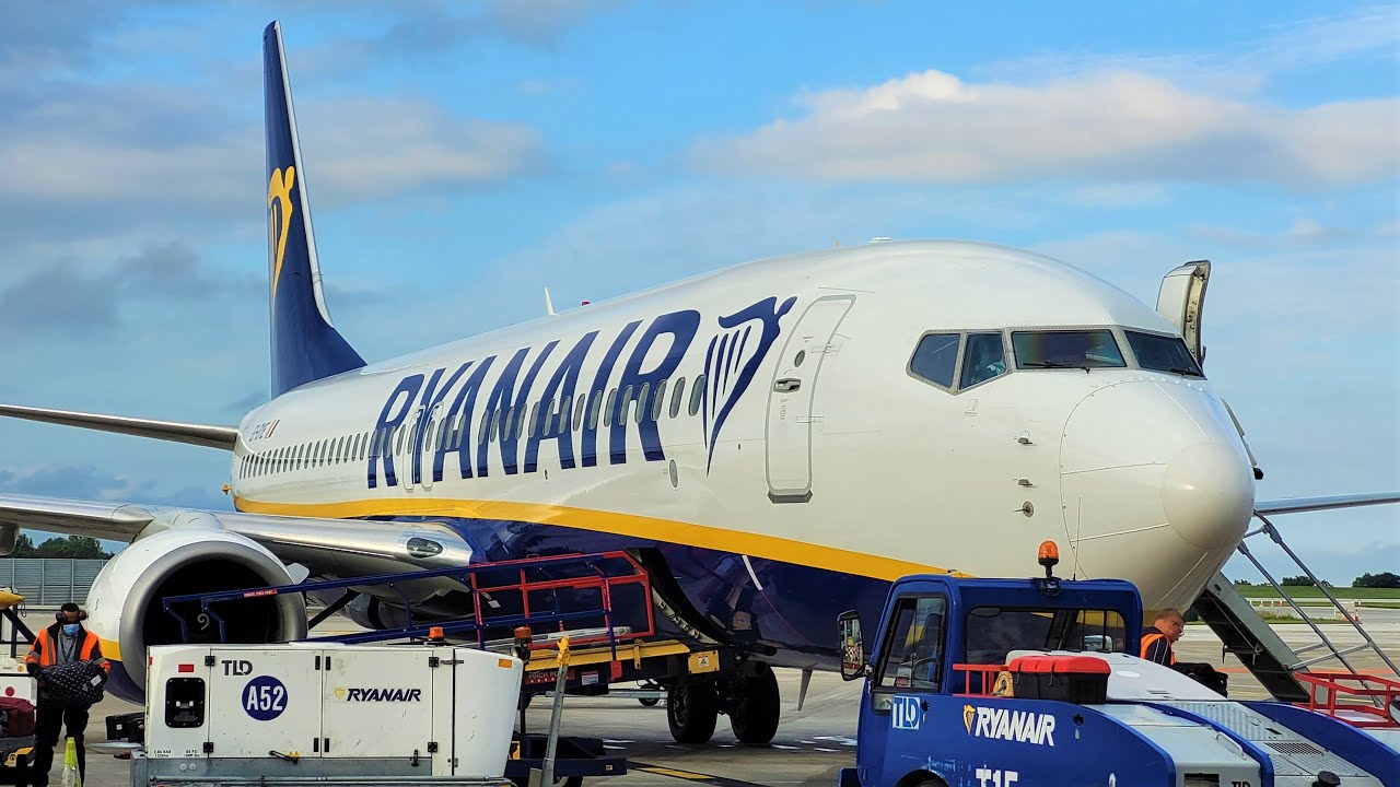 Ryanair Boeing 737-8AS Dublin to Liverpool | Full Flight