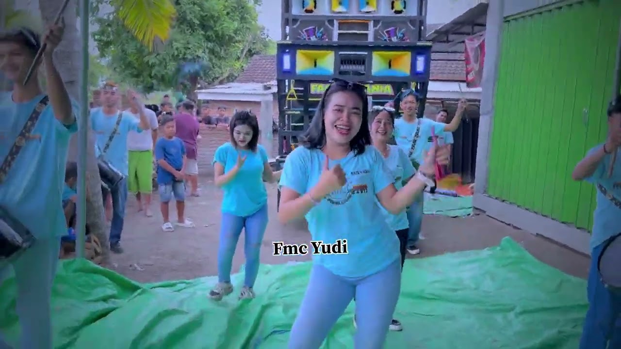 Putar ke kiri ke kanan manise(Maumere) Terbaru dri Famor mania