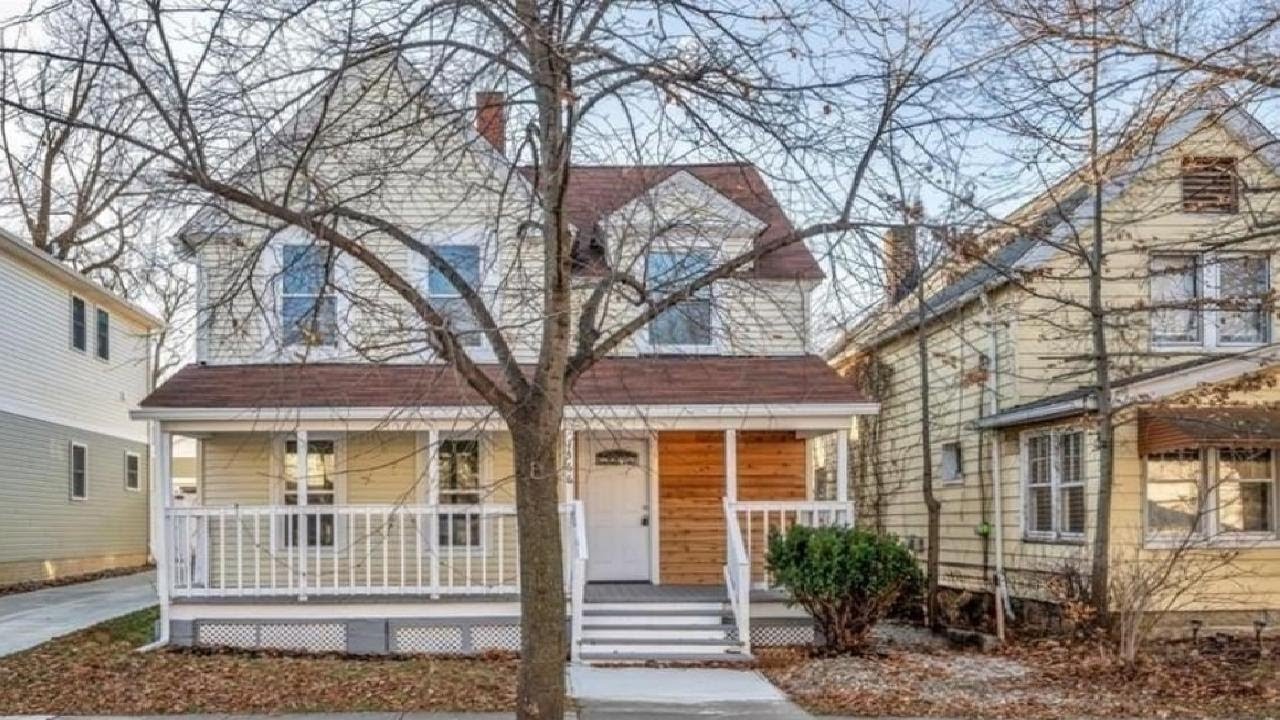1566 Winchester Avenue, Lakewood, OH Presented by Leilani Bowersock.