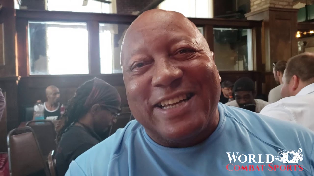 JAMES  BONECRUSH SMITH first to distance Mike Tyson, former champion