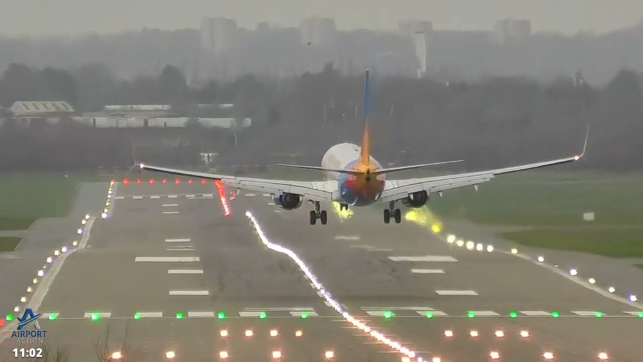 Birmingham Airport ( BHX ) LIVE - Head On Arrivals 28th Feb 2026