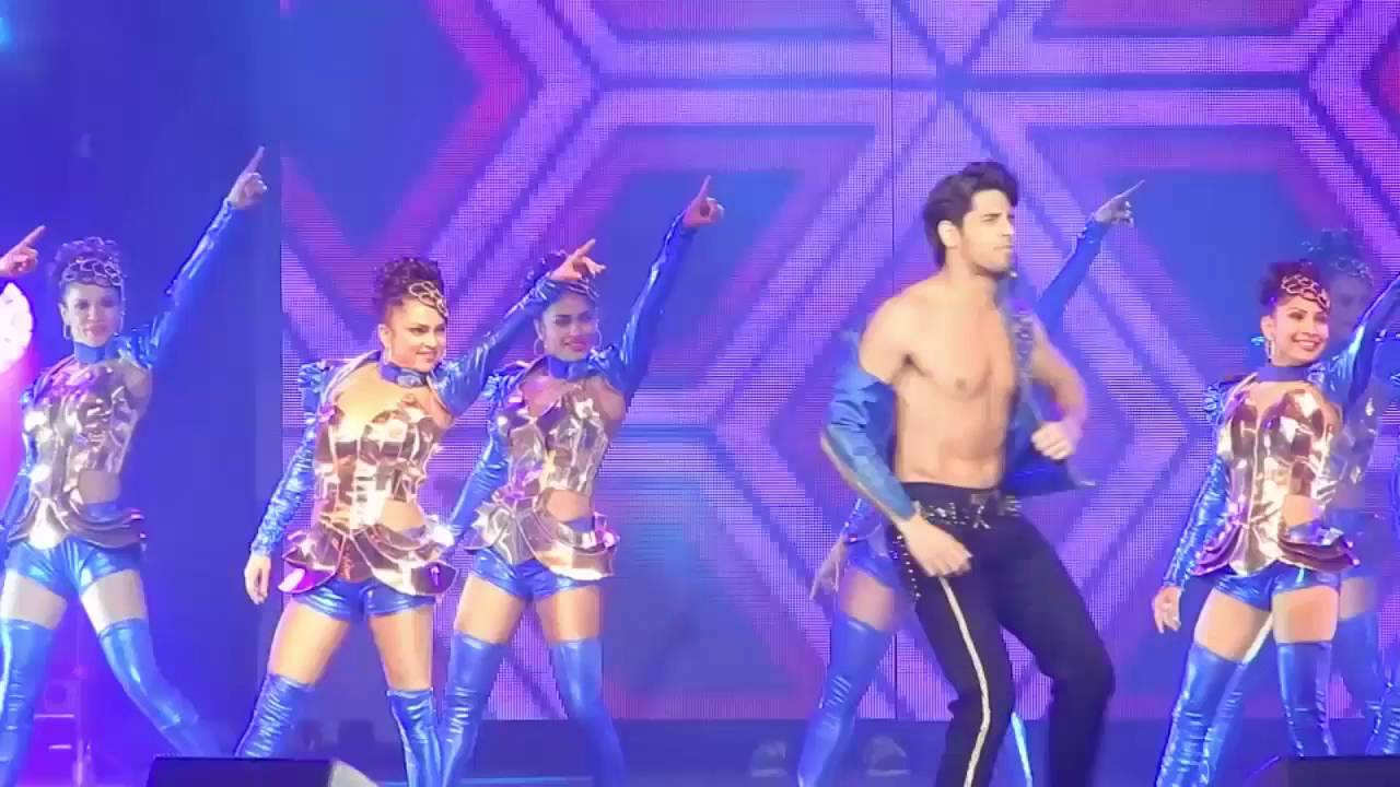 Sidharth Malhotra Individual Performance Dream Team Concert HD