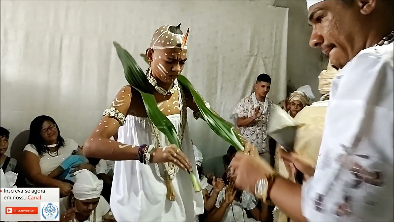 Candomblé - Primeira Saída do Yawô de Ossaim - Amadocy de Italo Ty Ossain e Abadô de Oxossi.