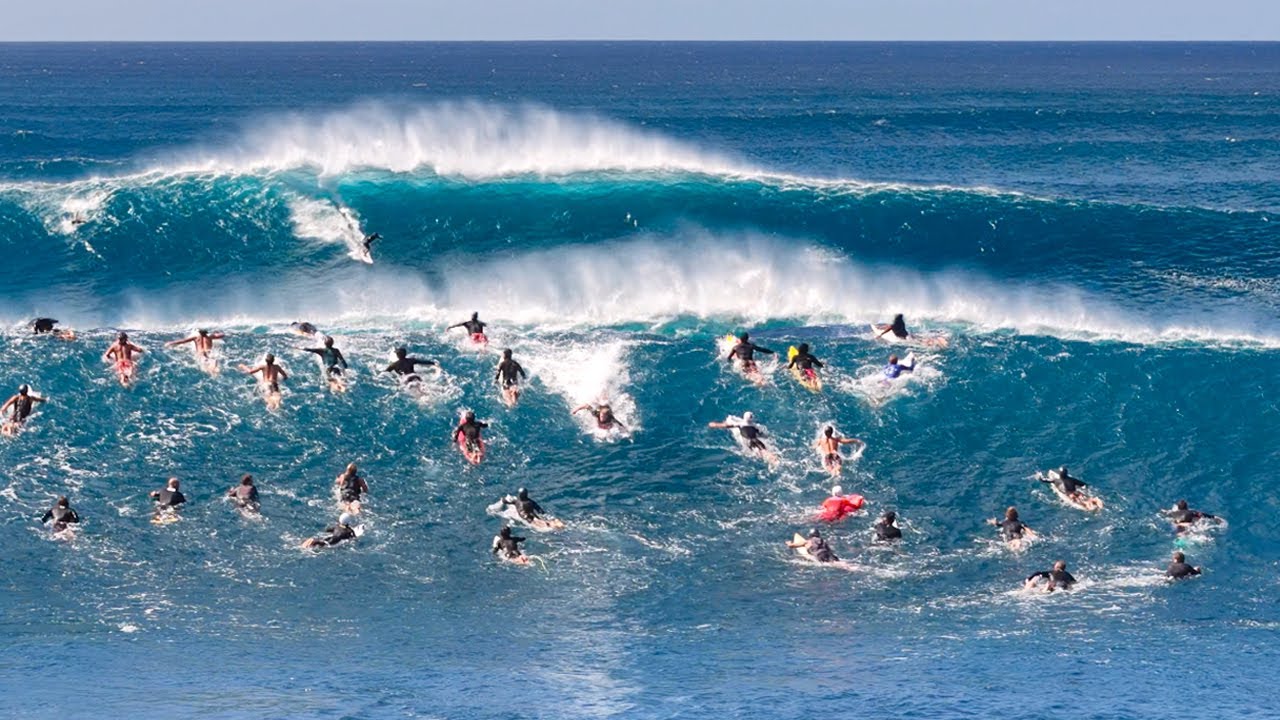 EVERY SURFERS WORST NIGHTMARE  AT DANGEROUS LATE SEASON PIPELINE