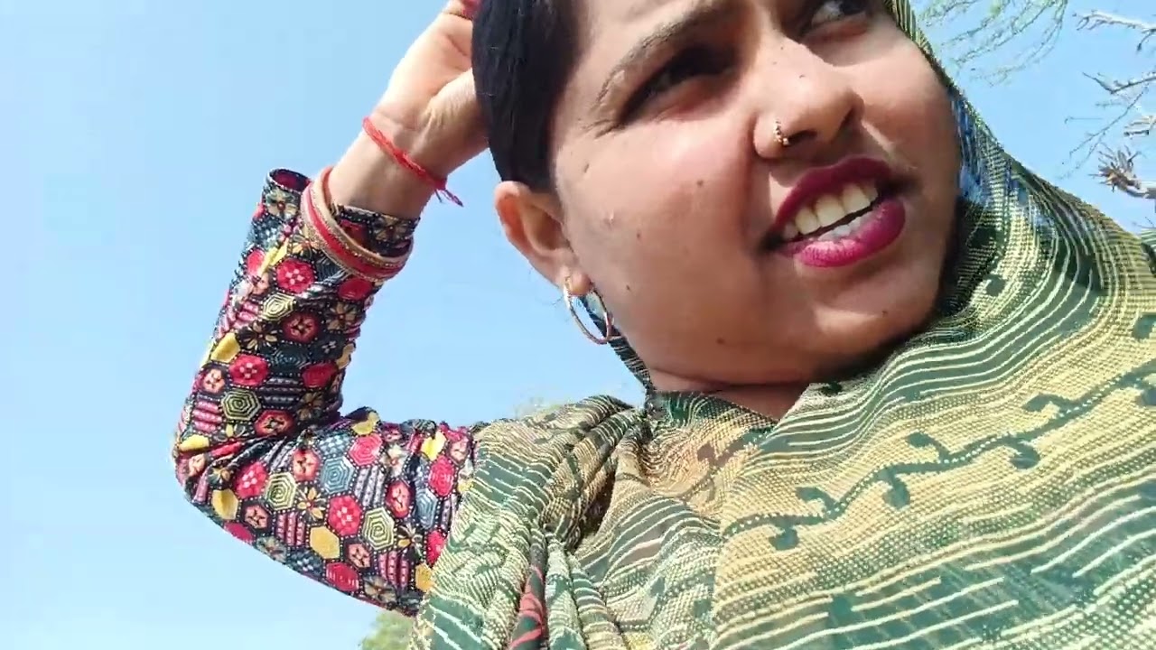 🌸🌸🌸🌷🌷🌷🌷🥰🥰 आज हमारे यहां पर बहुत तेज धूप निकली इसलिए हमने सरसों डाल दी सूखने के लिए 💖💖🌹🌹