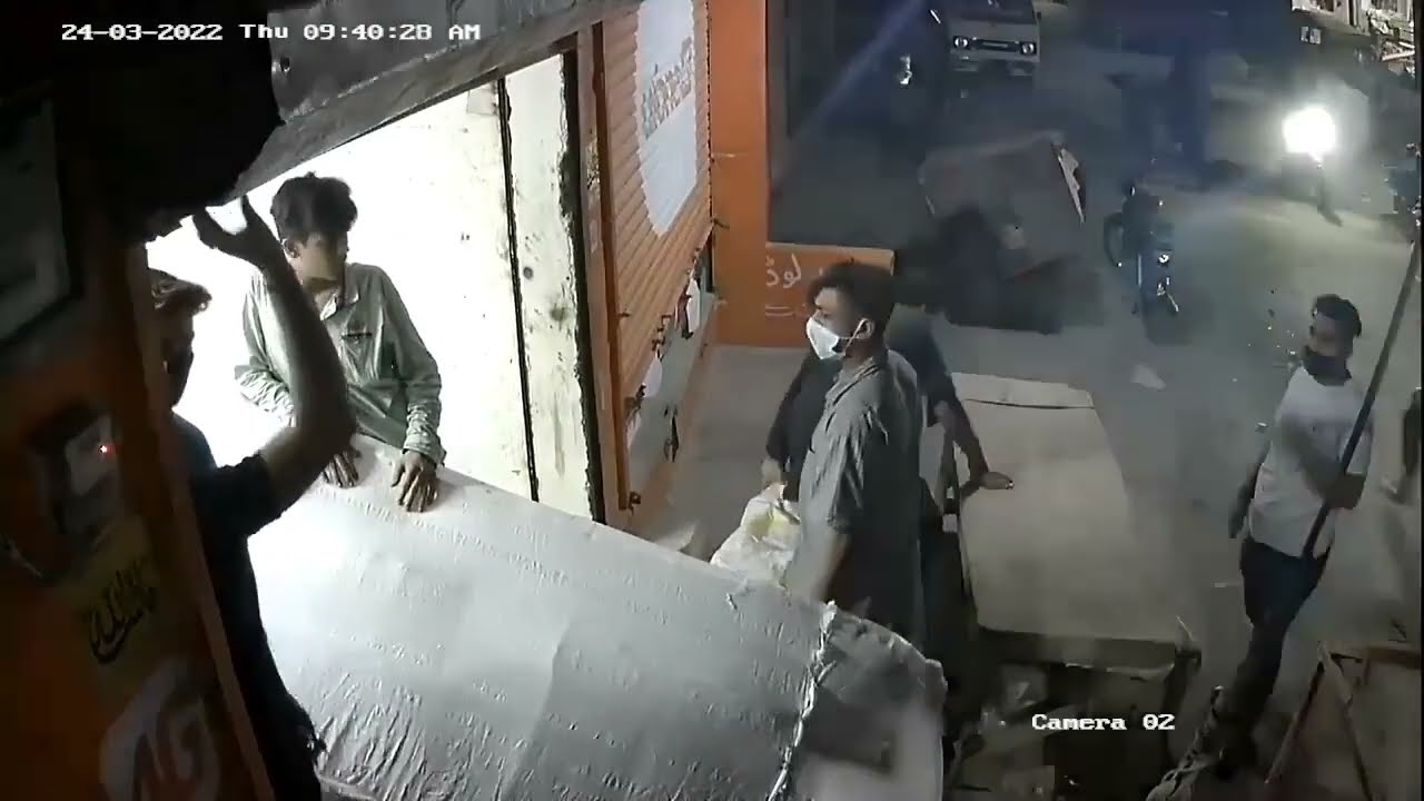 Armed Robbery | Liaquatabad No 4, Karachi
