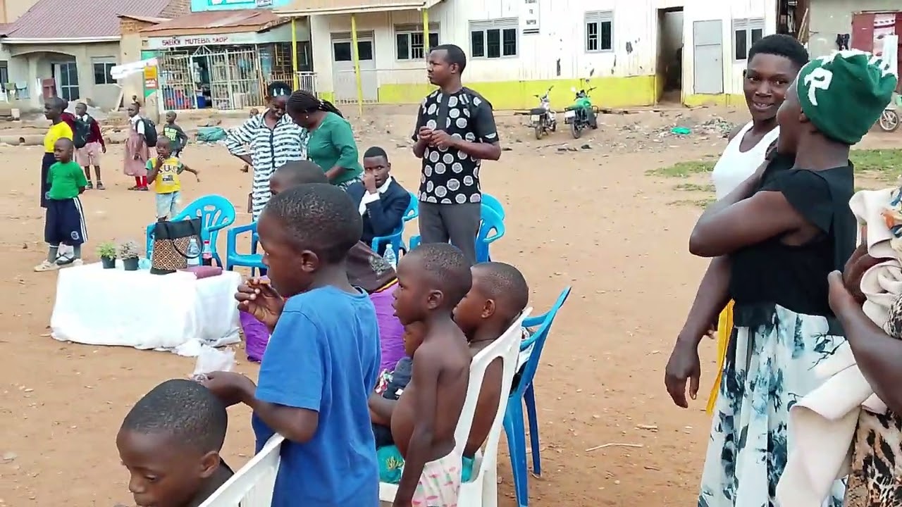 Our GAC praising on clused at wandegeya in Katanga play ground 