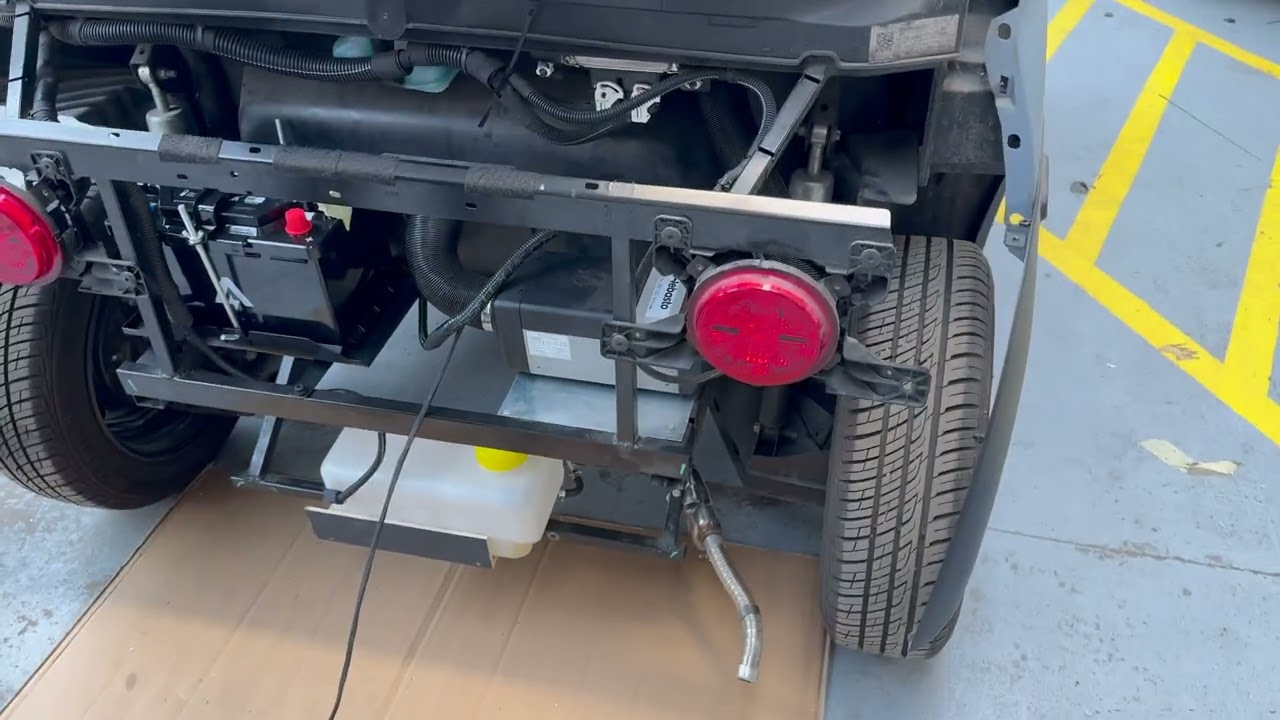 Аккумулятор Leisure и зарядное устройство DC-DC теперь установлены в моем Citroen Ami и готовы к ...