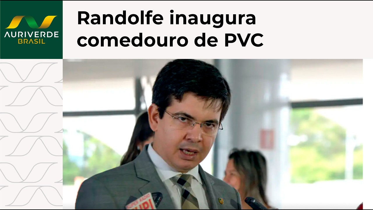 Randolfe inaugura comedouro de PVC para cães no Amapá