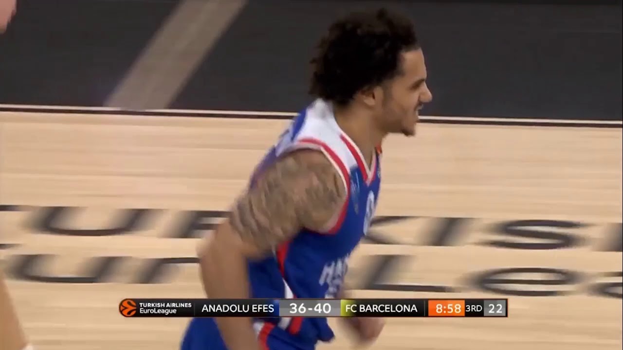 Shane Larkin highlights (Anadolu Efes Istanbul vs FC Barcelona Lassa: 72-74)