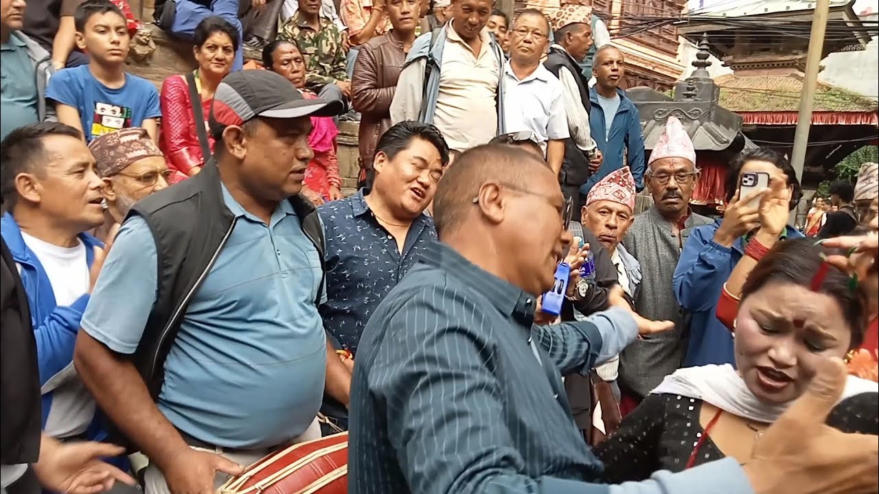 आँखा लायउ नक्कले टाउकोको चस्मामा ।रमाइलो जात्रा दोहोरी।