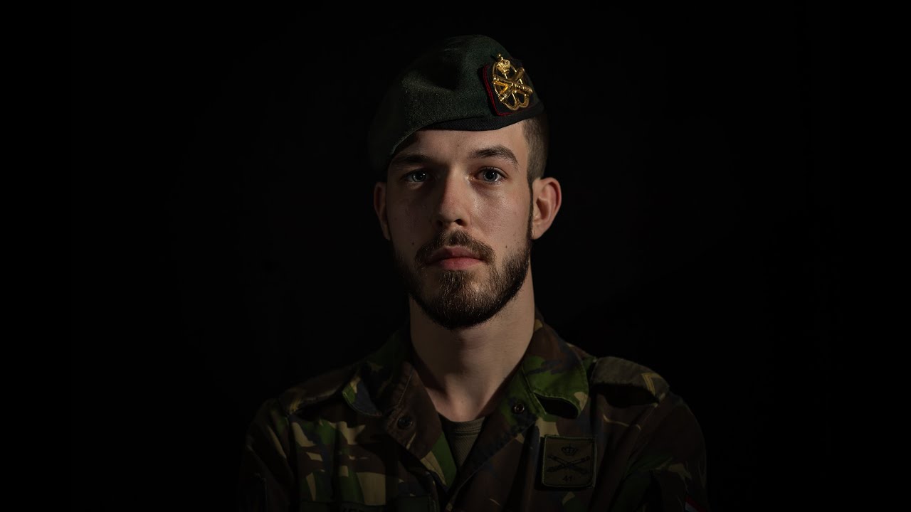 KNAK - Bob Werker - Ik zag zijn hoofd voorover hangen.