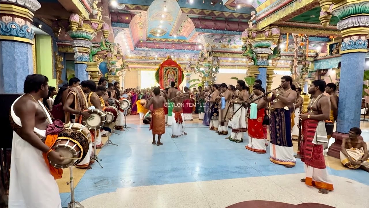 வாசித்த வாசிப்பில் மெய் மறந்து ஆடிய பக்தர்கள் 
