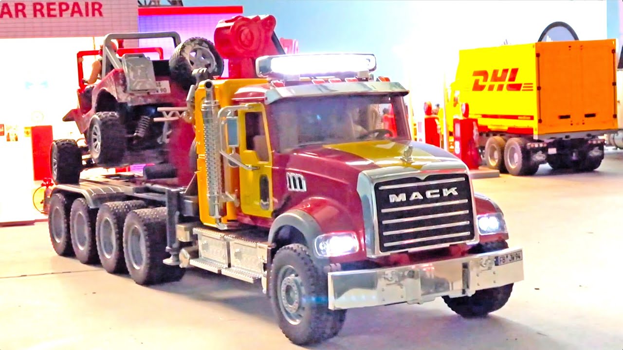 BRUDER Toys meets PLAYMOBIL! Ace of Race- Trucks in Jack City! QUARTER MILE RACE!