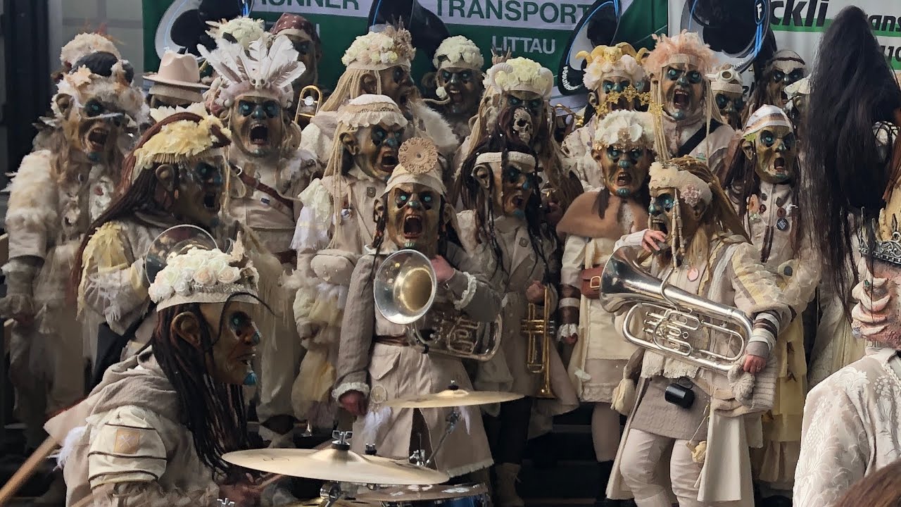 Bahnhofguuggete #fasnacht @musegg-geischter @nh-ebikon 