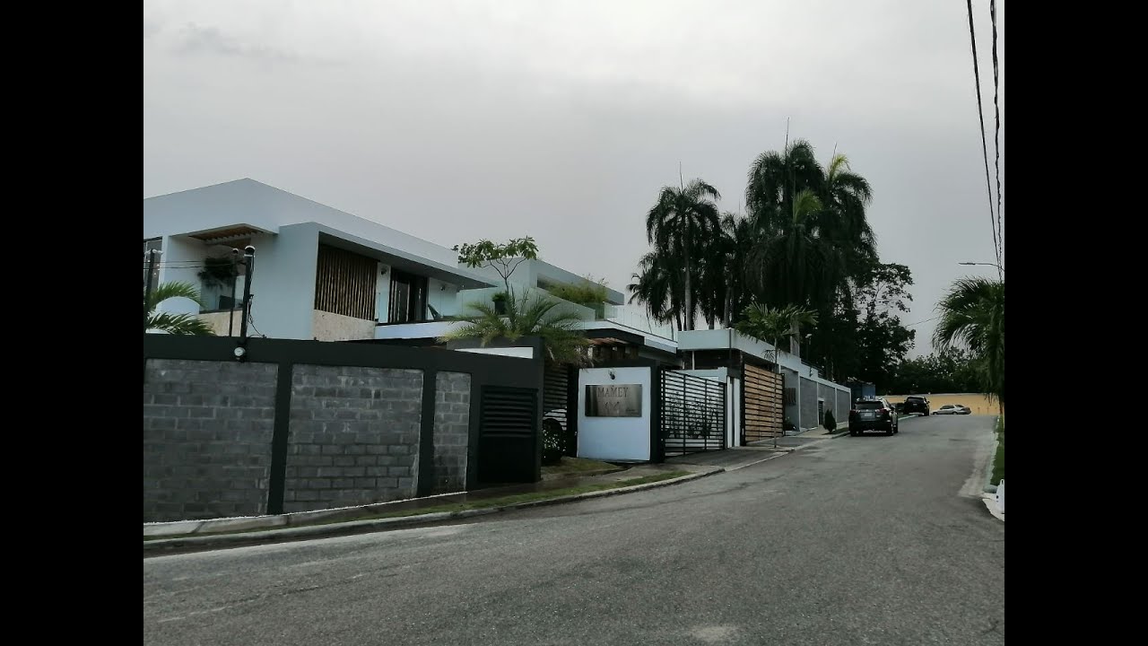 Vendo casa en Res. Alameda Oeste. Sto Dgo Oeste. Precio rebajado a US$599,000.00