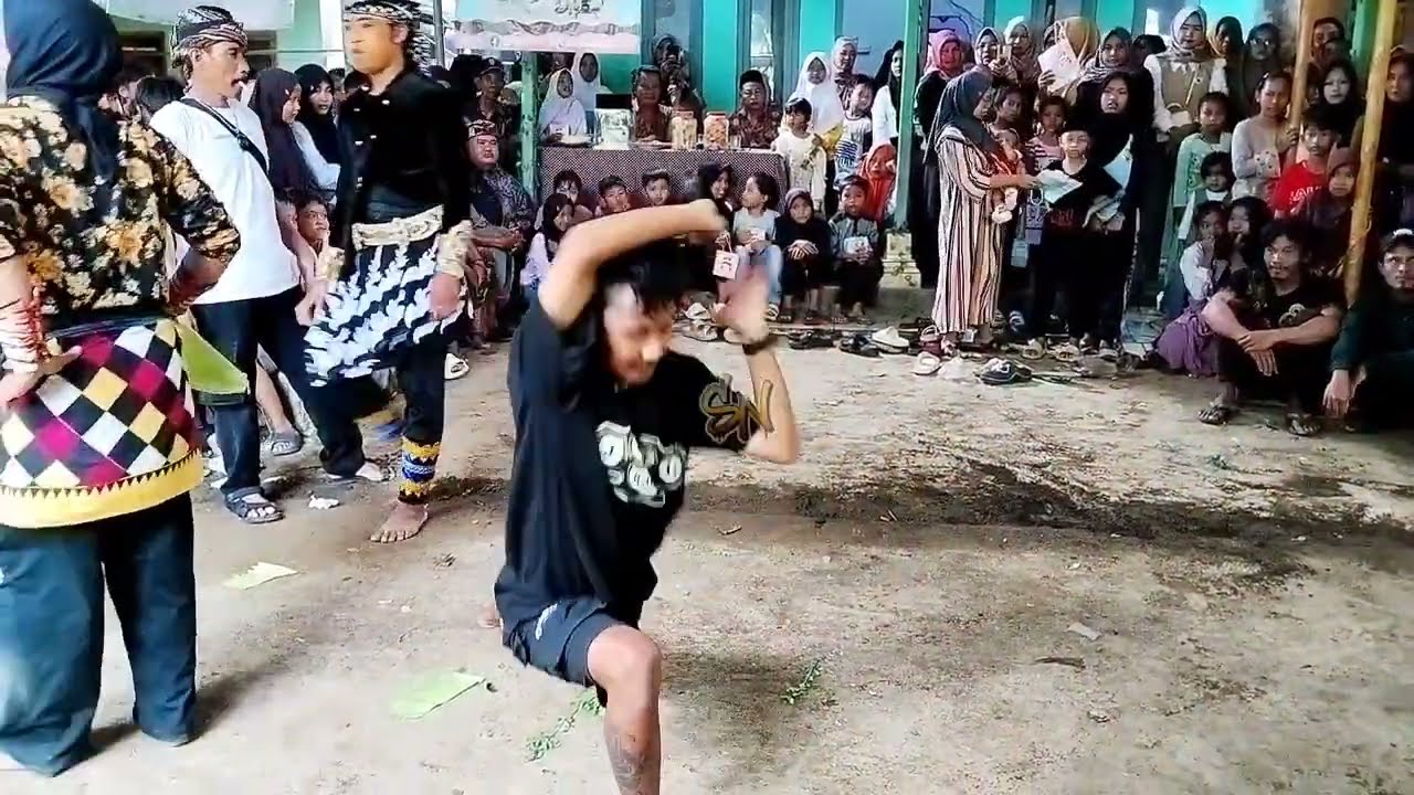 ATRAKSI G0L0K EBEG PUNCAK RAGA JAYA JANGRAGA,MANGUNJAYA