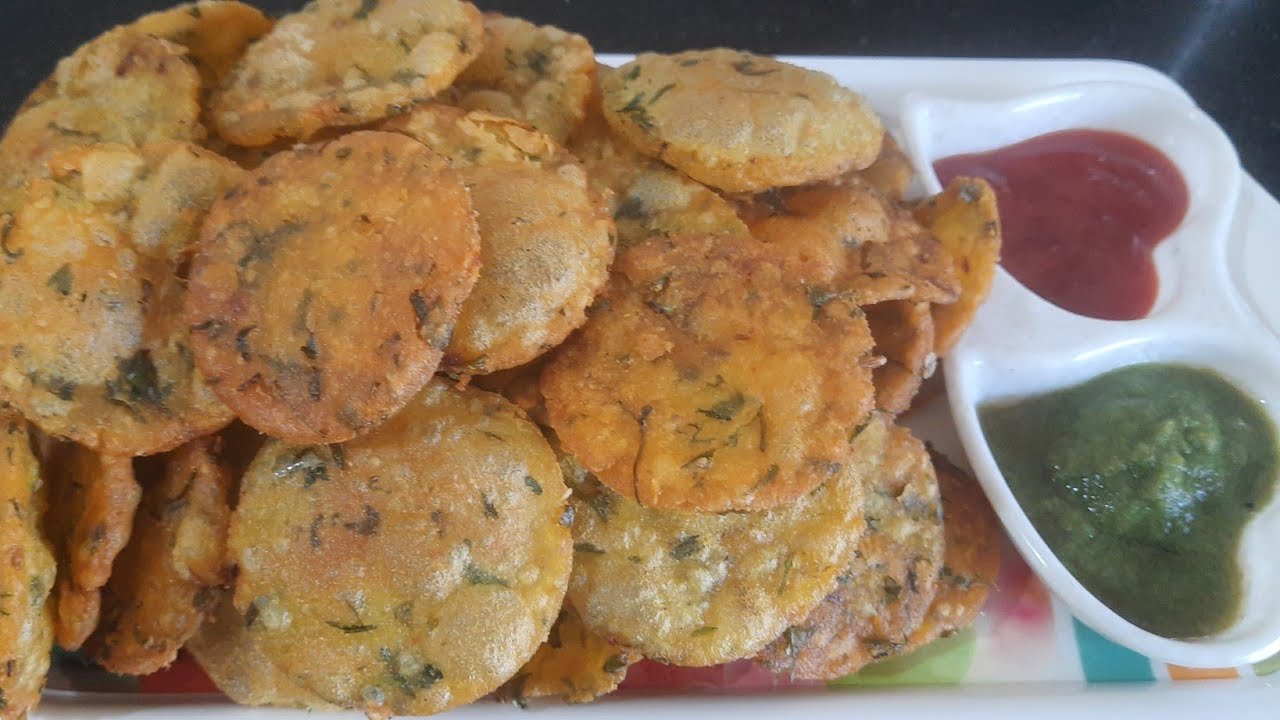 आलू की ये टेस्टी ओर क्रिस्पी मठरी एक बार बनाऐ और हफ्तो तक खाये |Crispy Aloo Mathri Recipe 
