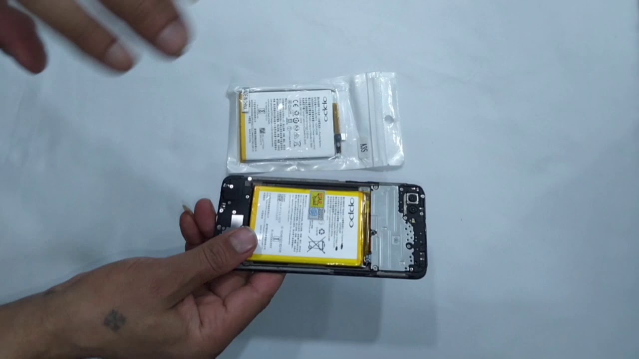 طريقه تغيير بطاريه تلفون oppo A3s (اضرار البطاريه القديمه بسبب عدم توافق الڤولت)