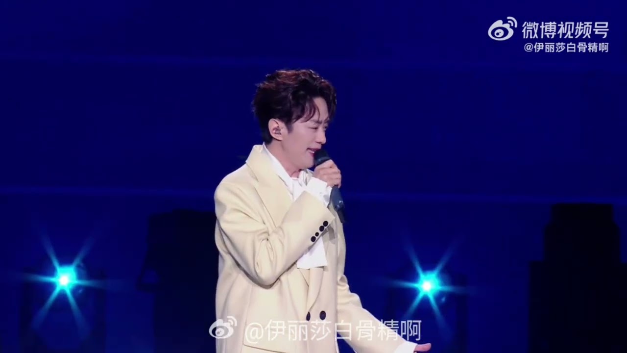 张栋梁40岁甜男界顶流返场《北极星的眼泪》是谁的青春DNA狠狠动了！《微笑PASTA》的何群时隔多年杀回视线，40岁的张栋梁还是那个甜到心坎的模样温柔没变还多了份可爱搞怪，青春直接原地复活！ 