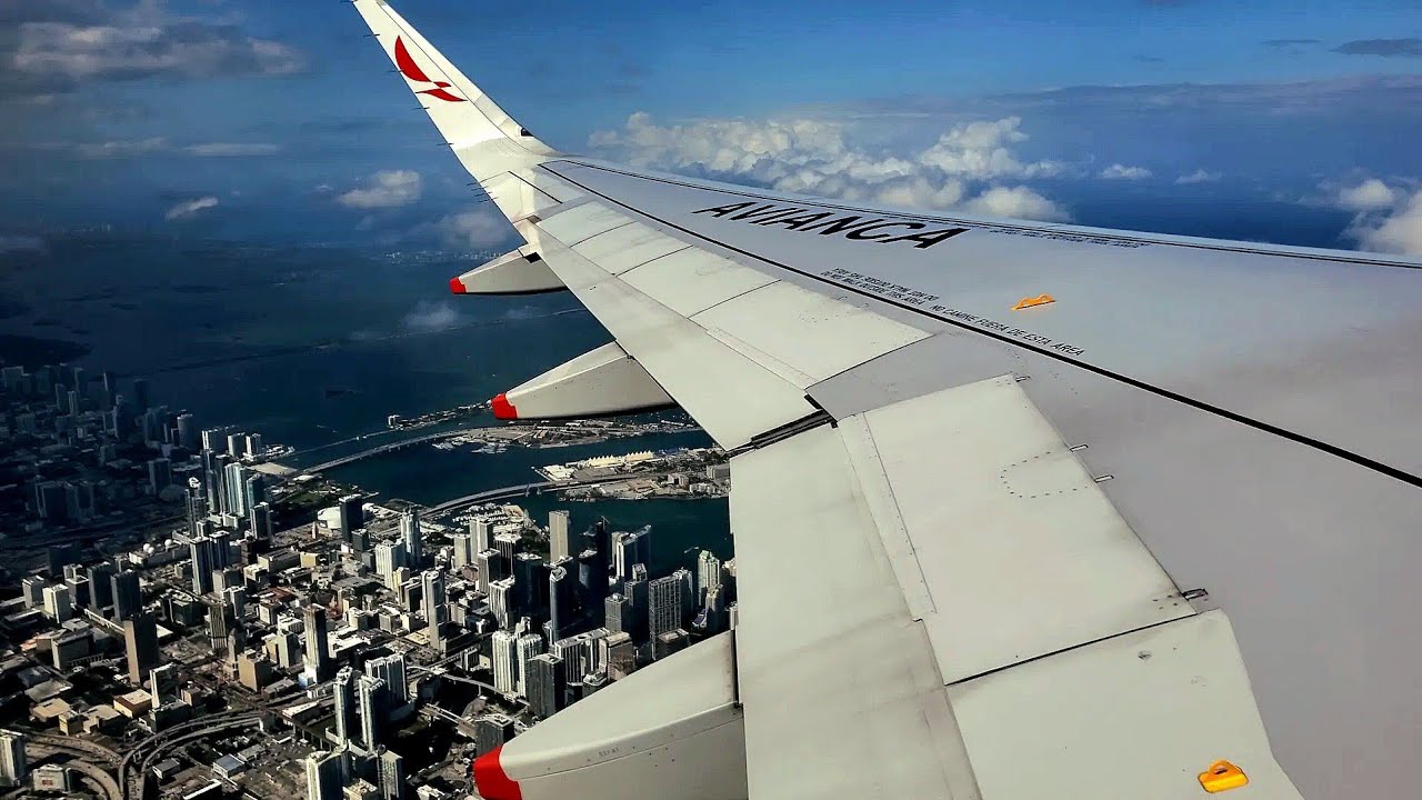 Avianca A320neo takeoff Miami International Airport |4K|