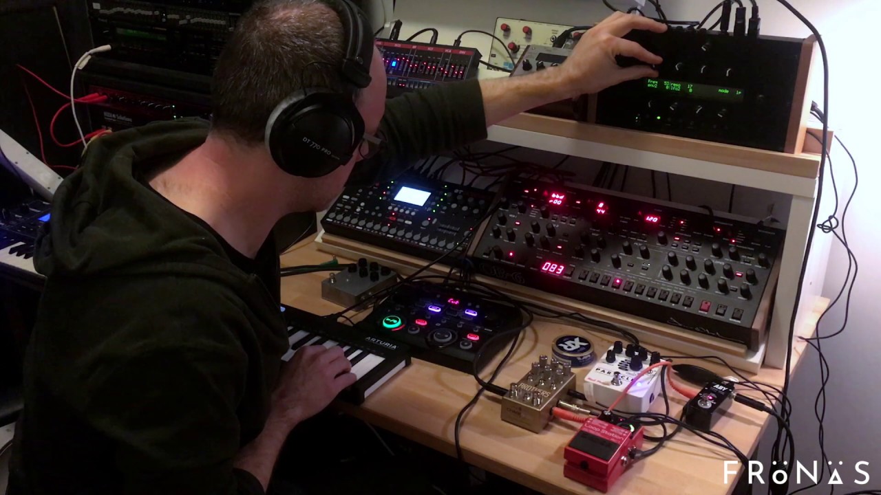 Live ambient jam (Octatrack OB-6 Boss RC-202 Ambika) with Frönäs