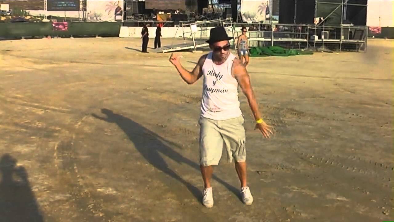 ESTOESCOLONIA BAILANDO EN CREAMFIELDS ANDALUC&Iacute;A 2010