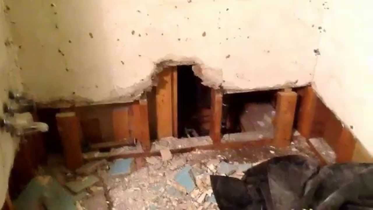 How to remodel your bathroom. Teppo Interiors. Removal stage.
