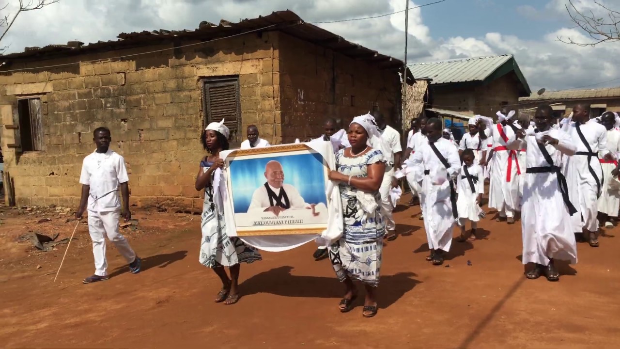 cérémonie d'hommage au messager PIERRE AVI MACOUBY