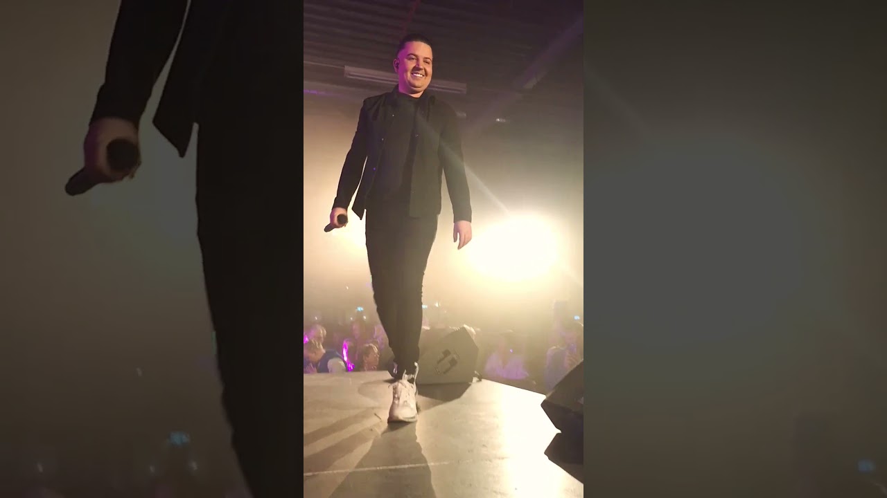 #shorts Marco Schuitmaker pakt de camera en toont de gezelligheid bij Hollandse Toppers in Nijkerk.