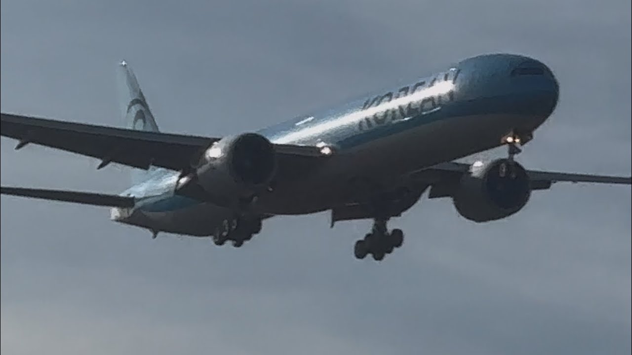Cold blustery afternoon plane spotting at London Heathrow Airport LHR RW09L operations 