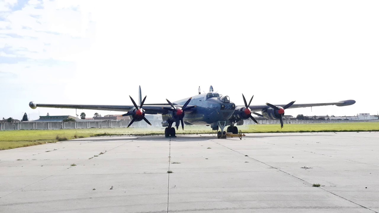 Running of the Shackleton at Ysterplaat Air Force Base