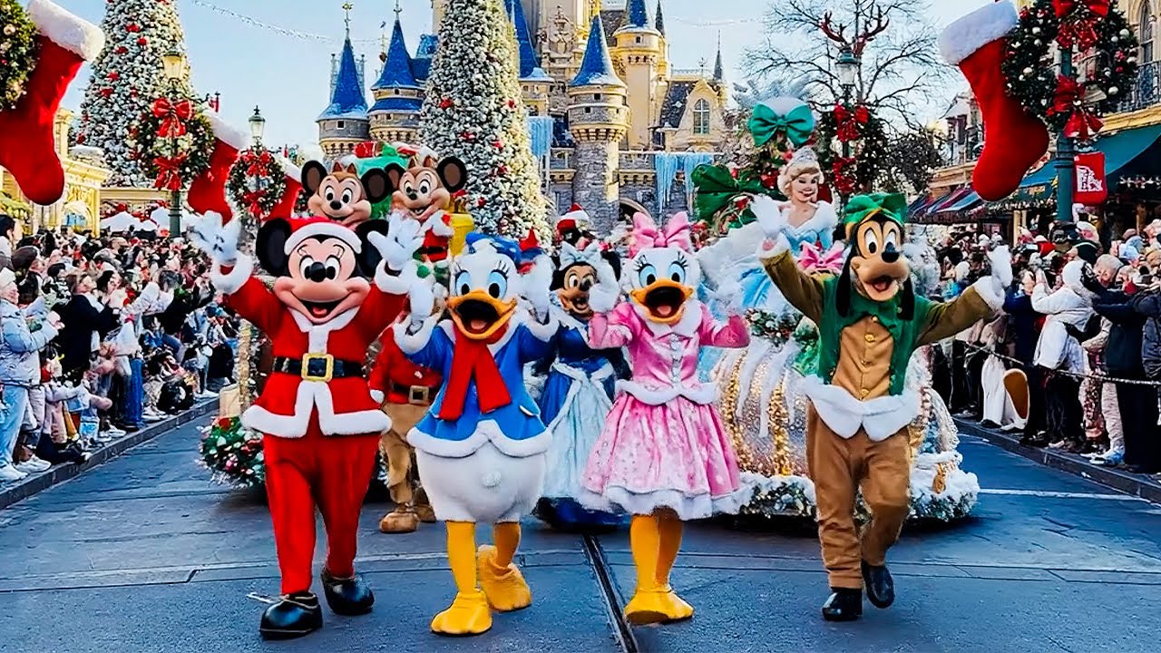 [4K] Disneyland Holiday Magic 2025 🎄 Walkthrough, Christmas Parade, Rides & Spectacular Fireworks